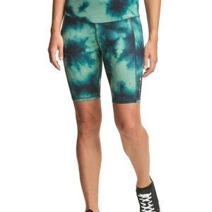 EUC; Champion Sport High-Rise Print Bike Shorts, 9"; Size XL; Cloud Burst Green